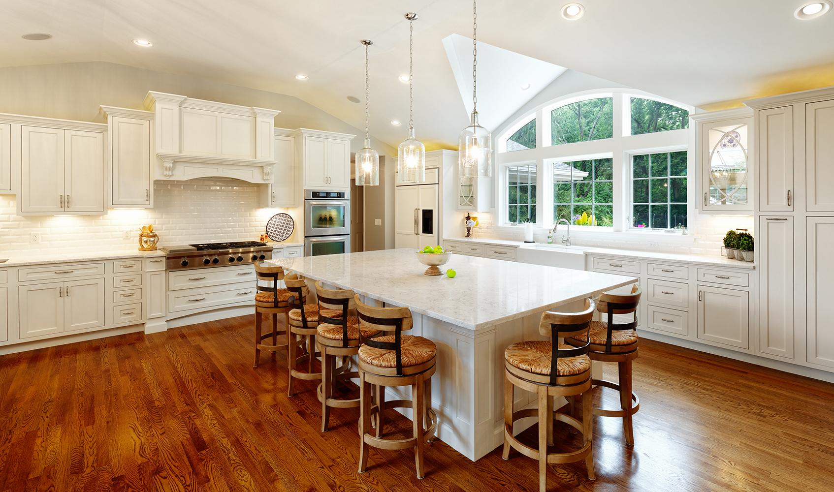 Kitchen by Wilcox Architecture in East Hyde Park